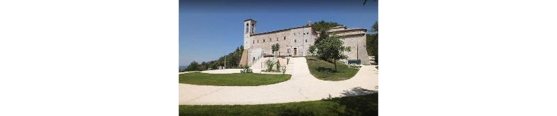 Hotel Pinolo Губбіо Екстер'єр фото