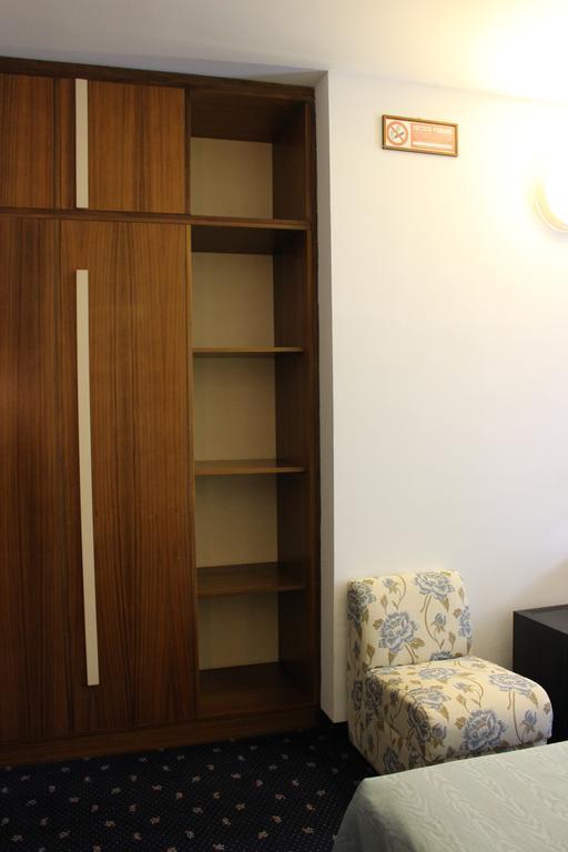 Hotel Pinolo Губбіо Екстер'єр фото